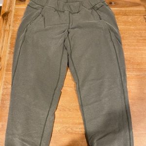Lululemon Sweatpants Size 8